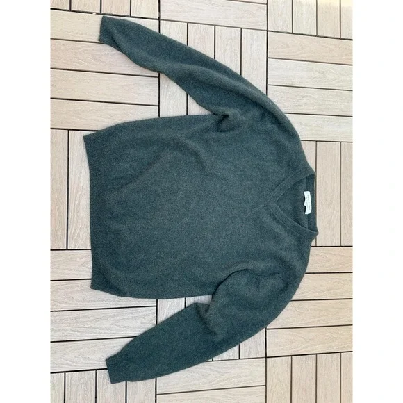 Pronto-Uomo v-neck knitted gray cashmere sweater